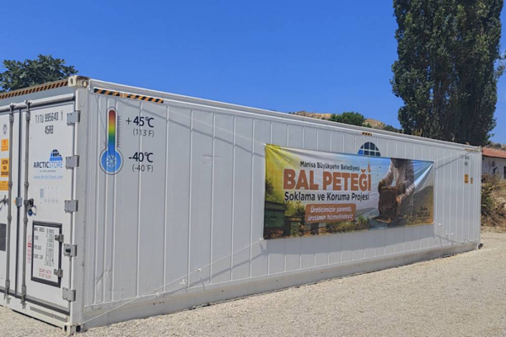 Manisa&rsquo;da bal petekleri b&uuml;y&uuml;k balmumu g&uuml;vesine karşı şoklanacak