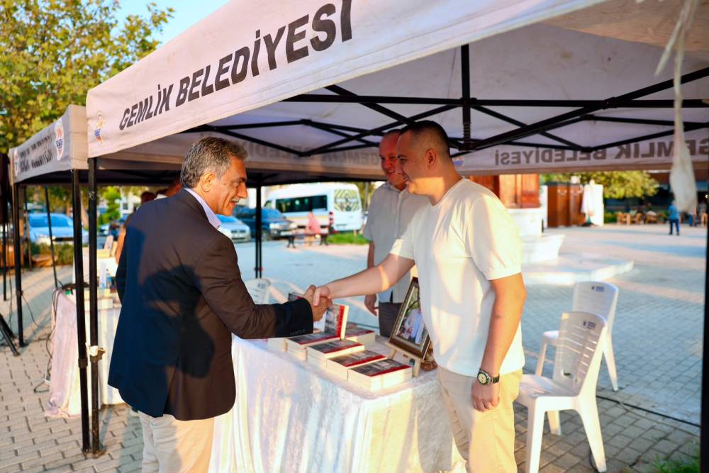 Gemlikli yazarlar okurlarıyla buluştu
