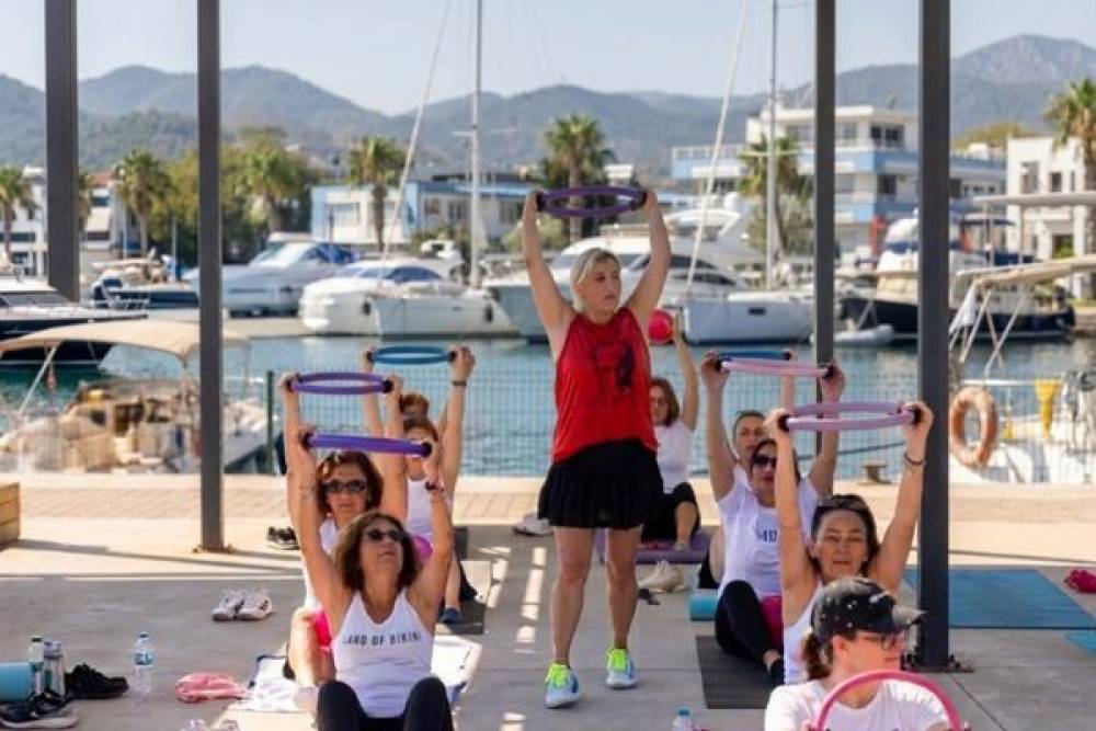İzmir&rsquo;de spor deniz kenarına taşındı