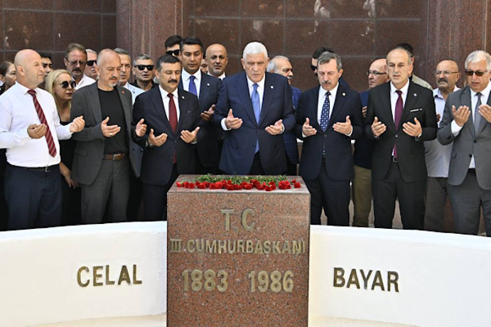 Dervişoğlu&rsquo;ndan Celal Bayar&rsquo;ın kabrine ziyaret