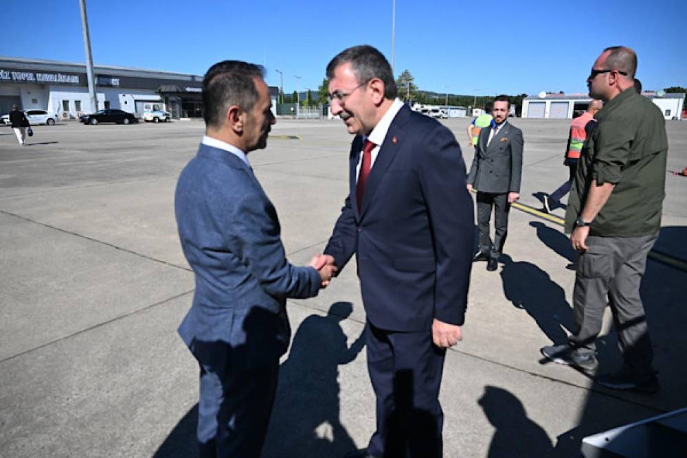 Vali Aktaş, Cumhurbaşkanı Yardımcısı Yılmaz&rsquo;ı karşıladı