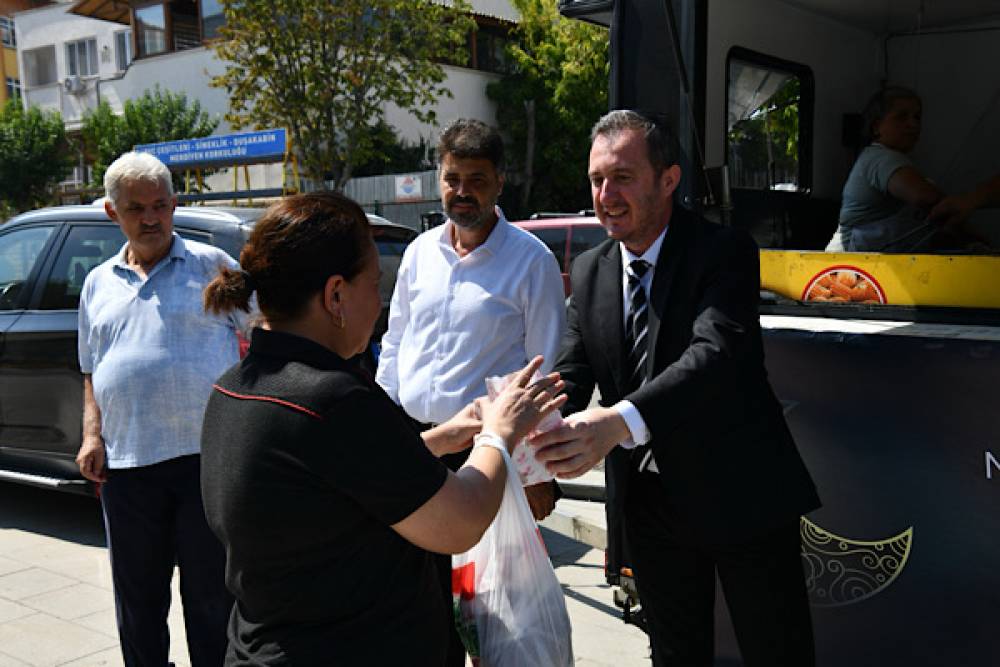 Keşan&rsquo;da Mevlid Kandili dolayısıyla lokma ikramı yapıldı