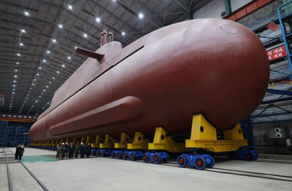 Kuzey Kore, ilk 'n&uuml;kleer enerjili' denizaltısının yeni g&ouml;r&uuml;nt&uuml;lerini yayınladı