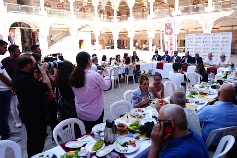 Manisa&rsquo;da Bağbozumu Şenlikleri&rsquo;nin programı tanıtıldı