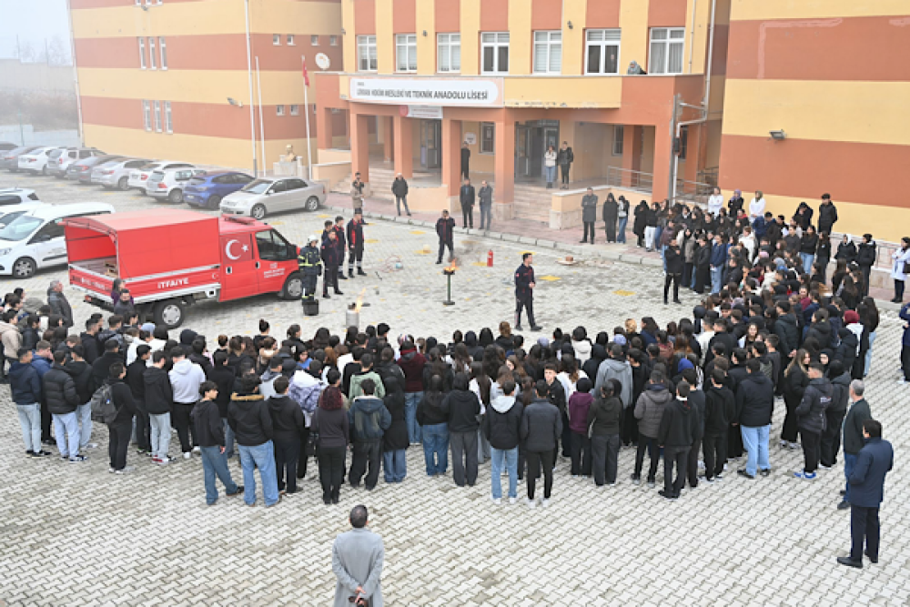Isparta&rsquo;da &ouml;ğrencilere y&ouml;nelik yangın eğitimi ve tatbikatı