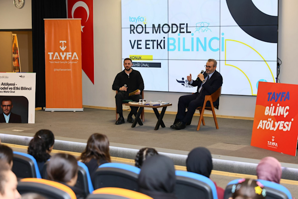 Esenler&rsquo;de &ldquo;Rol Model ve Etki Bilinci&rdquo; at&ouml;lyesi d&uuml;zenlendi