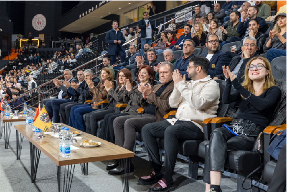 Başkan Se&ccedil;er, MSK Basketbol Takımının ma&ccedil;ını izledi