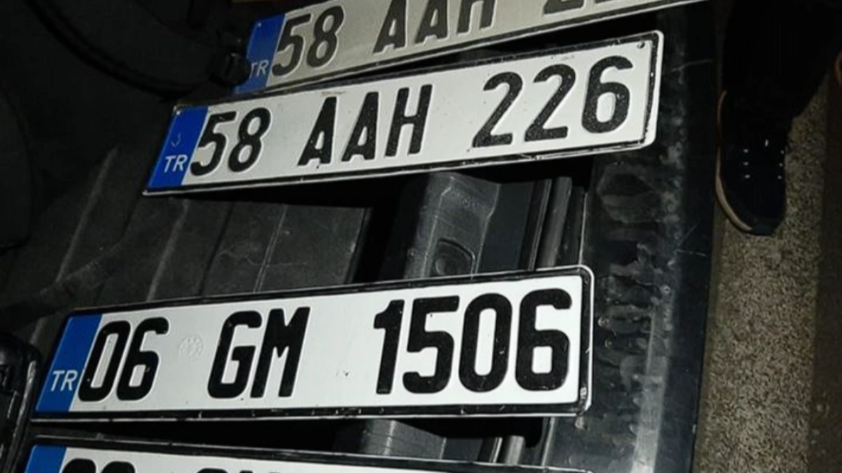 SON DAKİKA: APP plaka cezası kalktı mı? Tarih 1 Ocak 2027'ye uzatılıyor