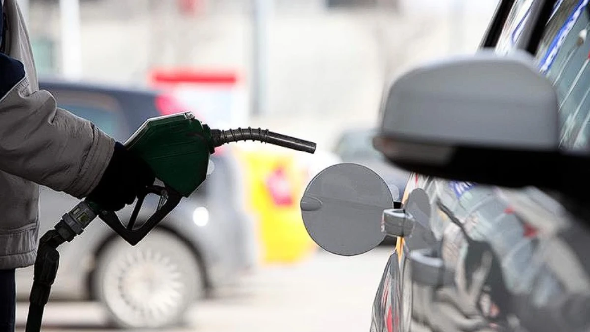 Mazot fiyatı 76 lirayı aştı! Benzine zam, indirim haberi var mı? Akaryakıt fiyatları ne kadar?