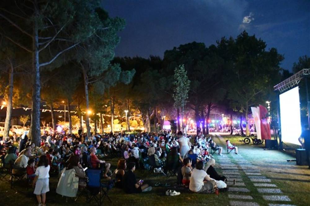 İznik'te yazlık sinema sezonu sona erdi