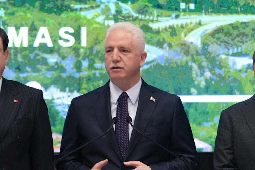 Vali G&uuml;l, Zeytinburnu&rsquo;ndaki kazada yaralanan vatandaşı ziyaret etti