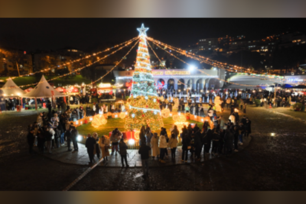 "Bursa Yeni Yıl Meydanı", bir&ccedil;ok etkinliğe ev sahipliği yapıyor