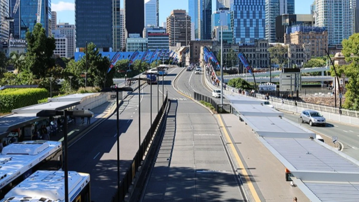 Yakıt krizi ulaşımı vurdu: Avustralya&rsquo;da toplu taşıma &uuml;cretsiz oluyor