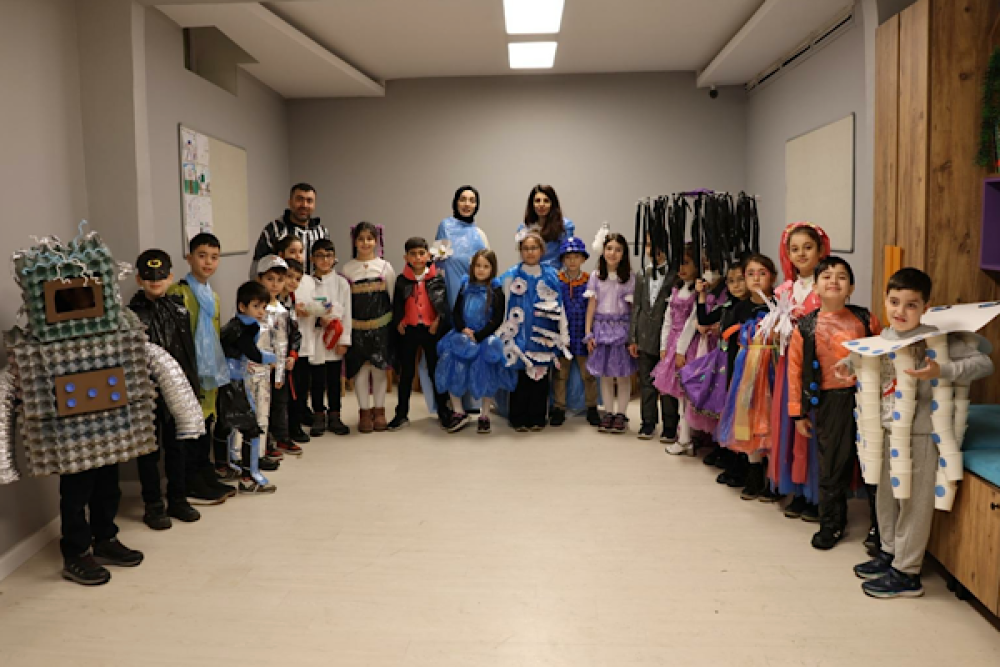 &Uuml;mraniye'de geri d&ouml;n&uuml;ş&uuml;m temalı moda defilesi