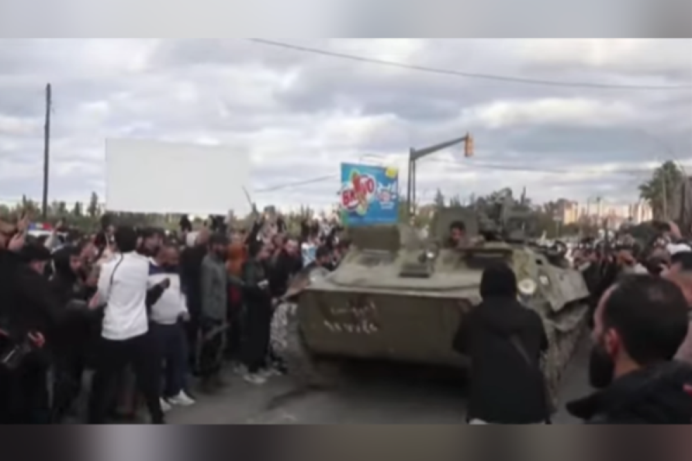 Suriye h&uuml;k&uuml;meti birlikleri, &ccedil;atışmaların ardından Latakia ve Tartus'a konuşlandırıldı