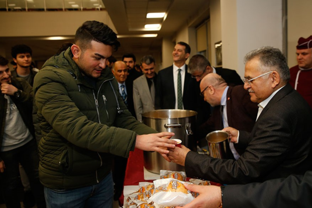 Başkan B&uuml;y&uuml;kkılı&ccedil;: Sosyal hizmet, belediyeciliğin vicdanıdır
