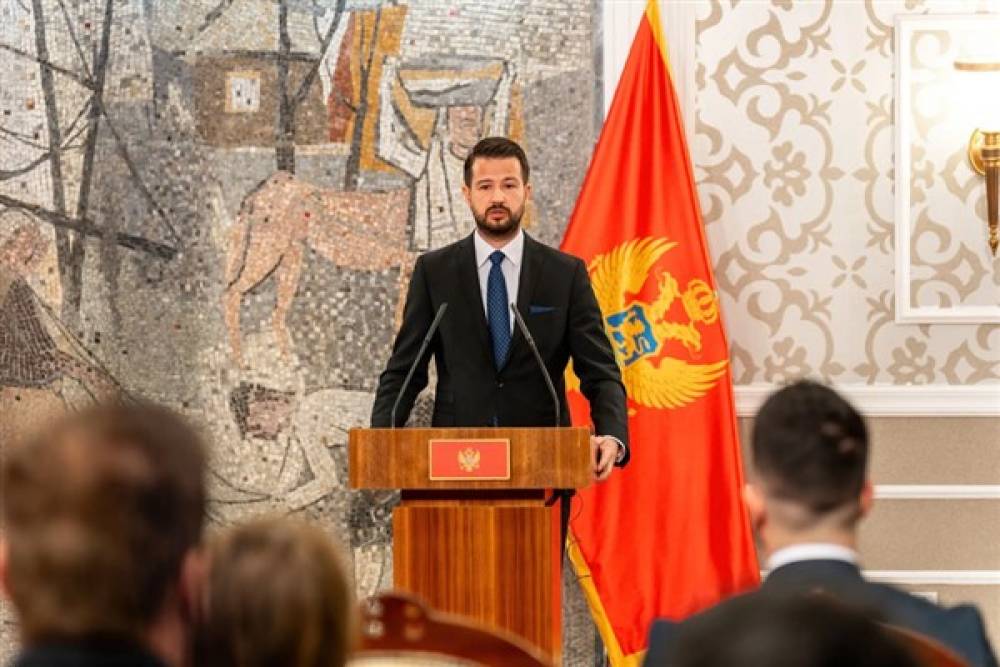 Milatovi&ccedil;: Karadağ&rsquo;da hi&ccedil;bir &ccedil;ocuk yalnız kalmamalı