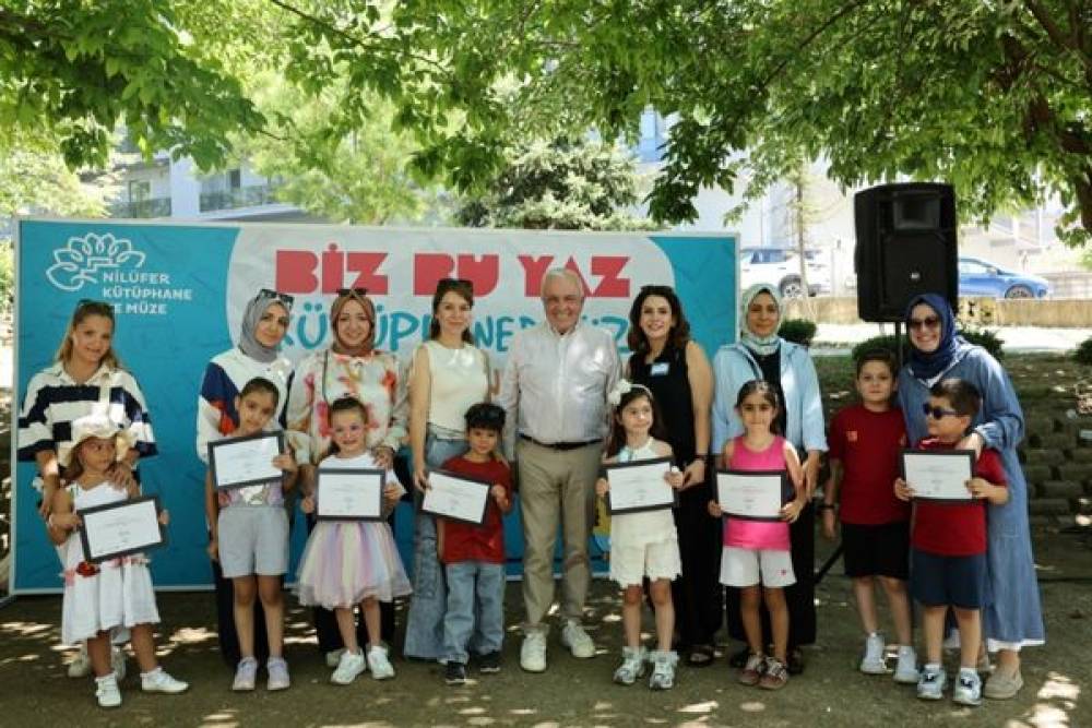Nil&uuml;ferli &ccedil;ocuklar k&uuml;t&uuml;phanede okula hazırlandı