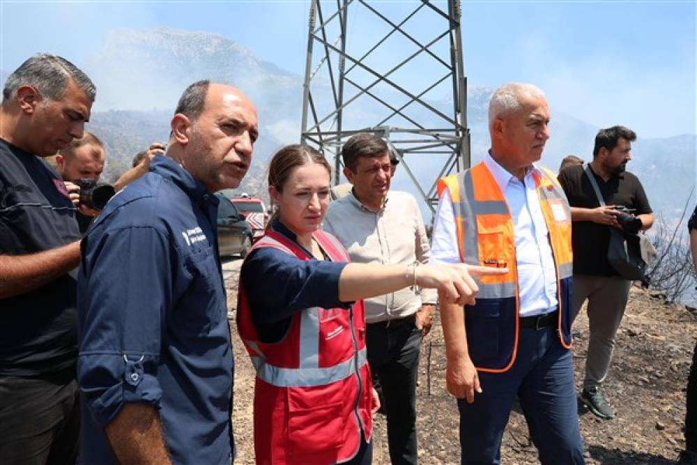 B&uuml;y&uuml;kşehir, Alanya'daki orman yangınına destek veriyor