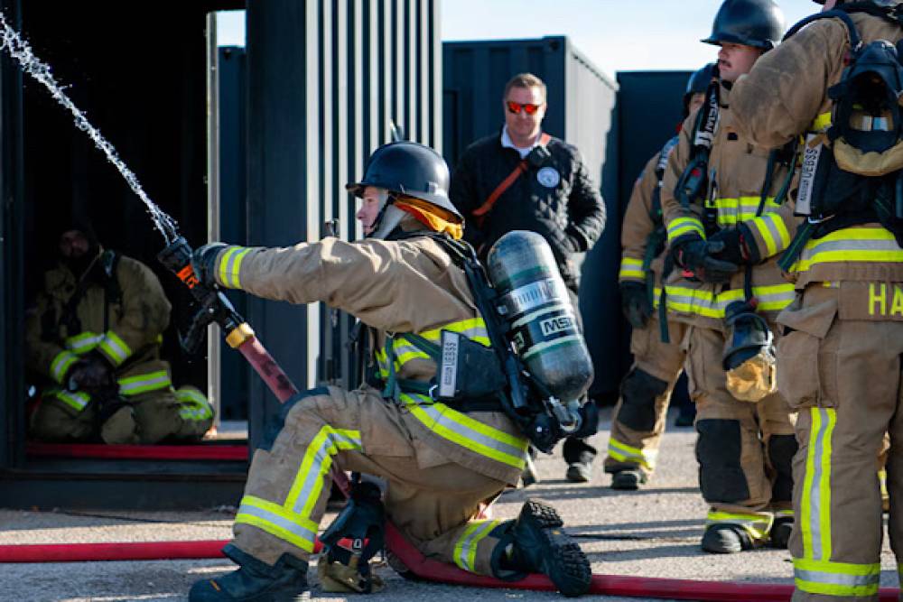 Tinker Hava Kuvvetleri &Uuml;ss&uuml; itfaiyecilerine ileri d&uuml;zey eğitim verildi