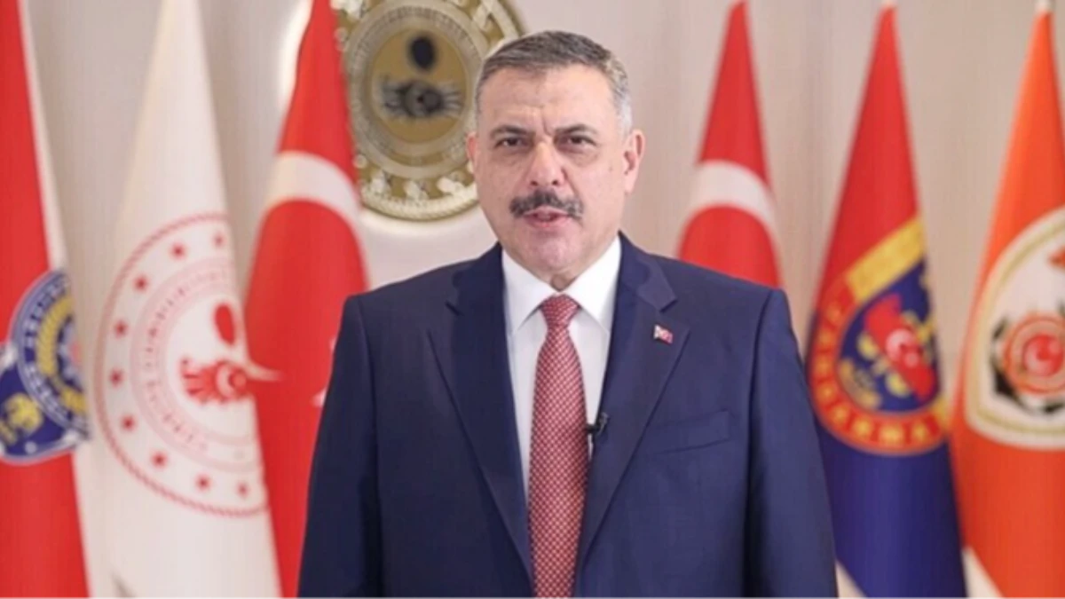 İ&ccedil;işleri Bakanı &Ccedil;ift&ccedil;i'den tatil d&ouml;n&uuml;ş&uuml;ndeki s&uuml;r&uuml;c&uuml;lere mola uyarısı