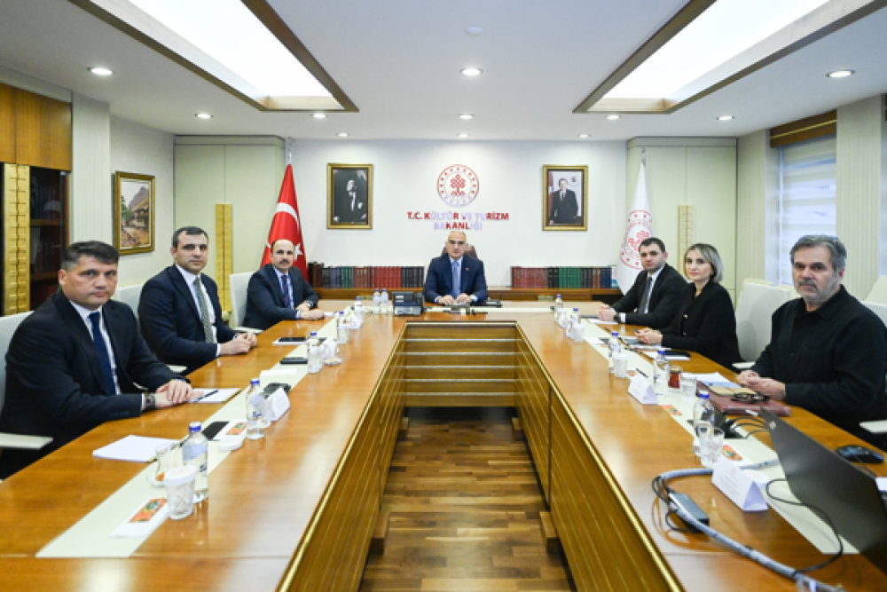 Başkan Altay, bakanlarla Konya projelerini g&ouml;r&uuml;şt&uuml;