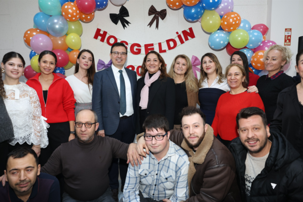 Nil&uuml;fer Bizim Ev Merkezi'nde yılbaşı kutlaması