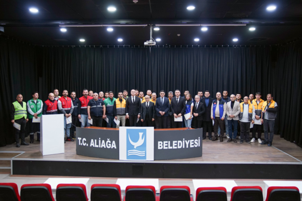 Aliağa&rsquo;da orman yangınlarıyla m&uuml;cadele eden personele teşekk&uuml;r belgesi