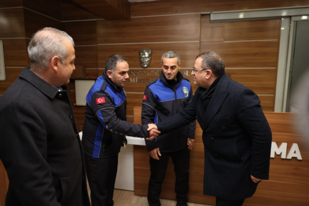 Başkan G&ouml;k&ccedil;e&rsquo;den yılbaşı gecesi g&ouml;rev yapan personele ziyaret