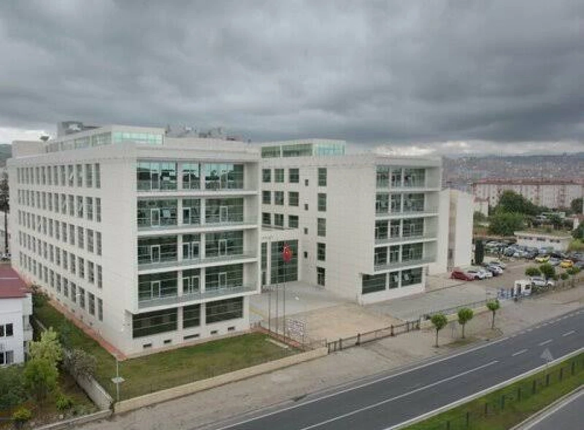 Altınordu&rsquo;da avukatın otomobiline zarar veren iki ş&uuml;pheli tutuklandı