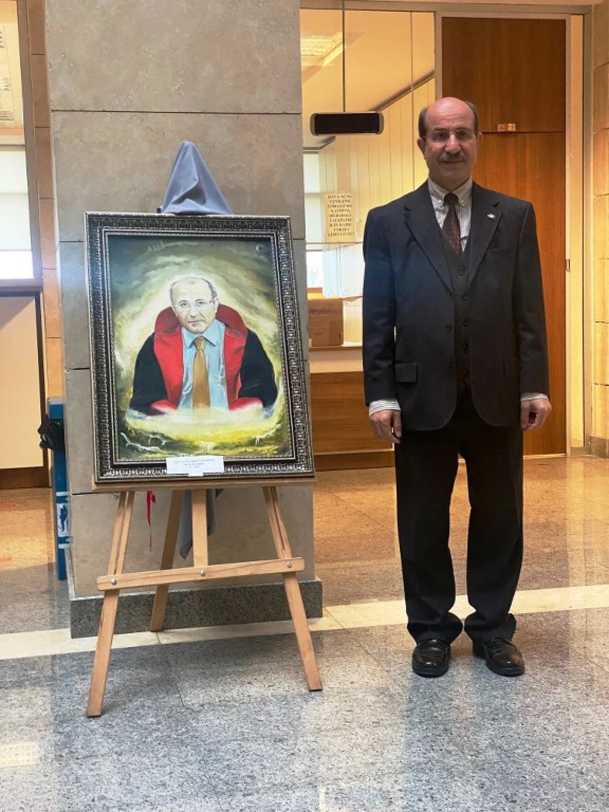 Mahkeme Başkanından Şehit Savcı Mehmet Selim Kirazın Şehadetinin 10. yılı Anısına Resim Sergisi Açıldı: