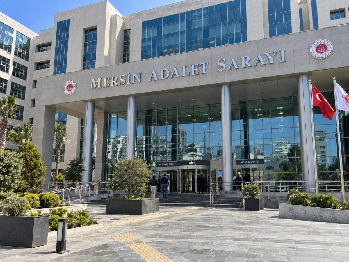Mersin&rsquo;de &lsquo;Adınız Ter&ouml;r &Ouml;rg&uuml;t&uuml;ne Karıştı&rsquo; Dolandırıcılığına 4 Tutuklama