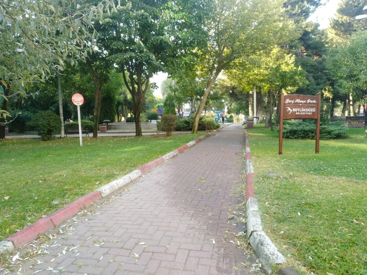 PARKTA 17 YAŞINDAKİ MUHAMMET BERAT'I &Ouml;LD&Uuml;RM&Uuml;ŞT&Uuml;: MUHİTTİN CAN SEVER'E 32 YILI AŞAN HAPİS