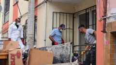 Manisa’da Barbaros Mahallesi’ndeki çöp ev temizlendi