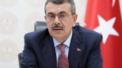 Bakan Tekin, Cumhurbaşkanı Erdoğan ile şarkı söyleyen öğrencileri kabul etti