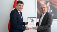 Kütahya Belediye Başkanı Kahveci’den Kırşehir Belediye Başkanı Ekicioğlu’na ziyaret