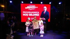 Erdemli’de Sinan Akçıl konseri düzenlendi