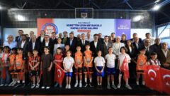 Sultangazi’de okulun kapalı spor salonu yenilendi