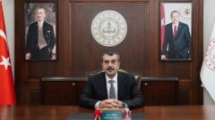 Bakan Tekin, Şemdinli Belediyesi’ni ziyaret etti
