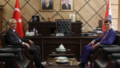 Kütahya Belediye Başkanı Kahveci’den Emniyet Müdürü Tandoğan’a ziyaret