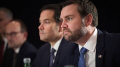 Vance: Seward çifti Air Force Two ile yolculuk yaptı
