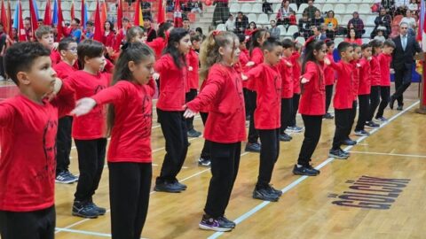 Gölcük’te Cumhuriyet Bayramı törenlerle kutlandı