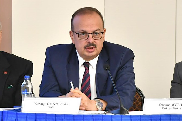 Vali Canbolat, şehit polis memuru Tayfun Akalan’ın cenaze törenine katıldı