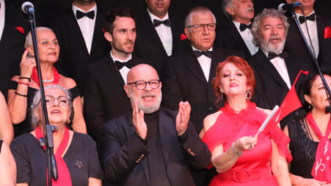 İzmit, Cumhuriyeti Türk Sanat Müziği Konseri ile kutladı