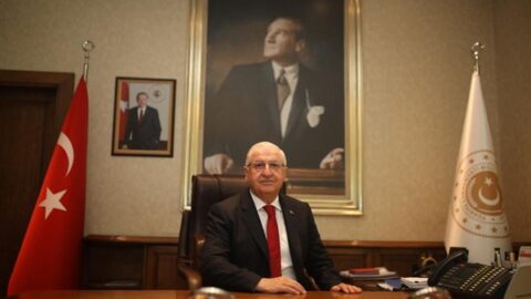 Bakan Güler, Anıtkabir’deki 29 Ekim törenine katıldı