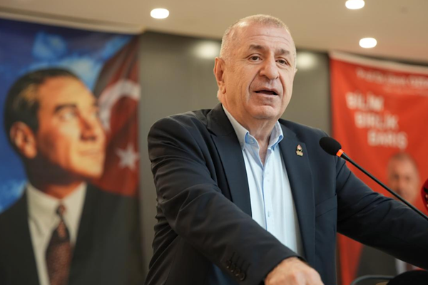 Özdağ: Biz Atatürk’te birleşelim diyoruz