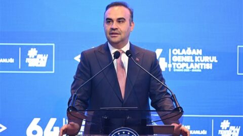 Bakan Kacır Bursa Teknik Üniversitesi Akademik Yılı Açılış Töreni’ne katıldı