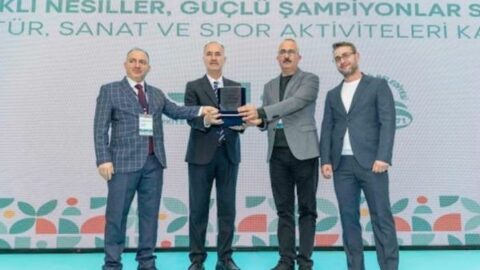 Bayburt Belediyesinin “Sağlıklı Nesiller, Güçlü Şampiyonlar” projesine ödül