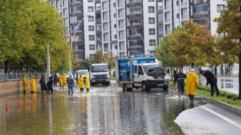 DİSKİ ekipleri sağanak yağışın etkilerine müdahale etti