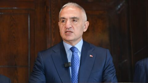 Bakan Ersoy: 400 sanatçıyı aynı sahnede buluşturuyoruz